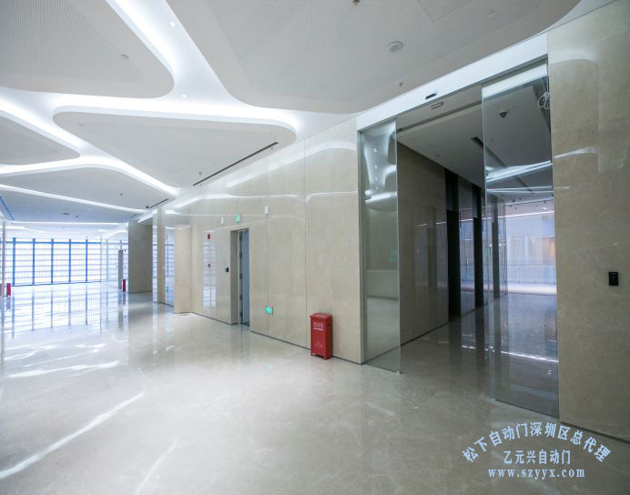 钢化玻璃香蕉视频黄网站
